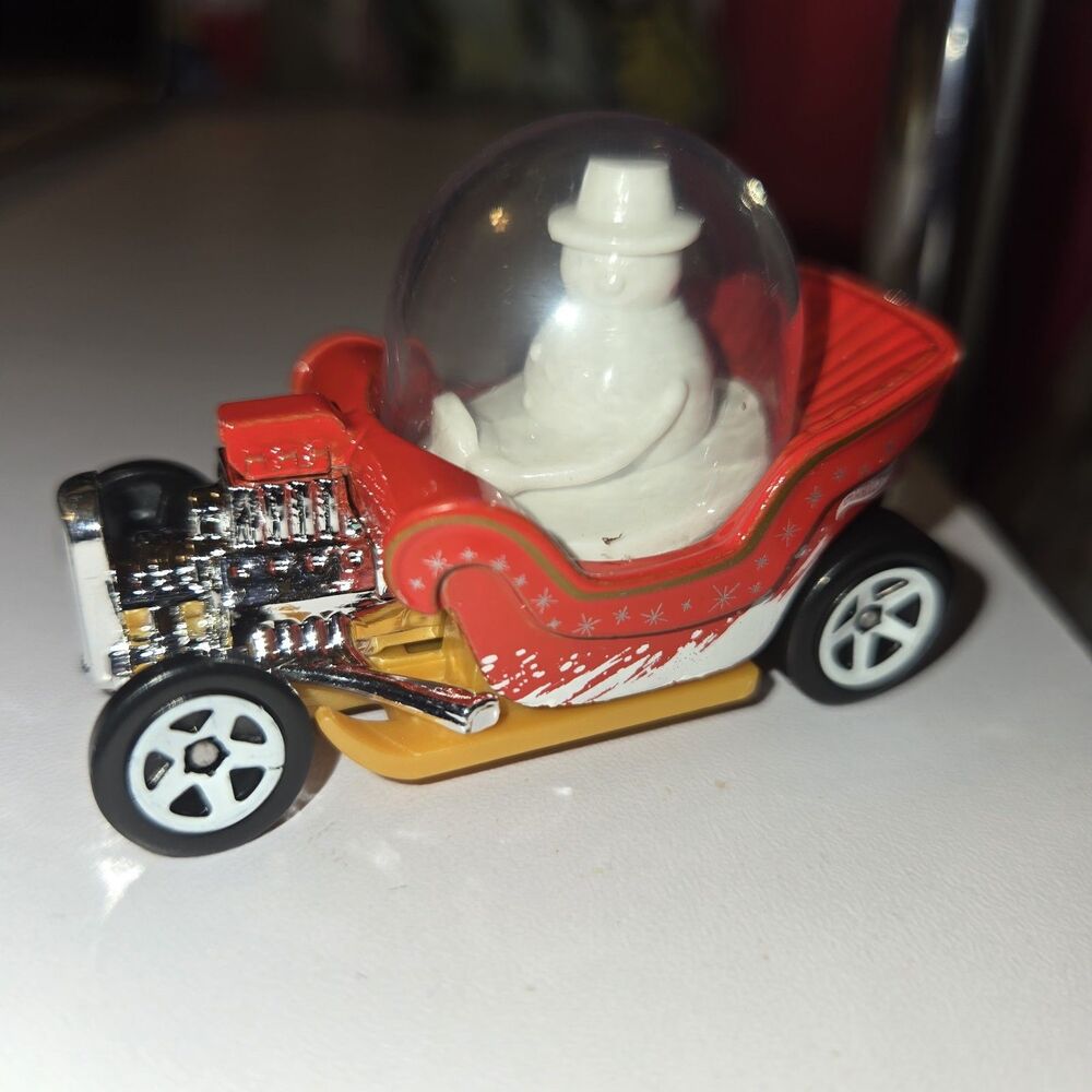 Hot Wheels “Sleighn’ Rubber” Santa Bubble Car - 2025 - New - Rare